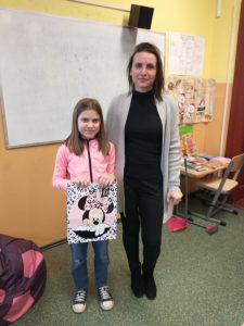 Zdjęcie uczestniczki konkursu z wychowawczynią