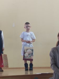 uczeń z nagrodą