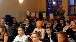 dopingująca publiczność
