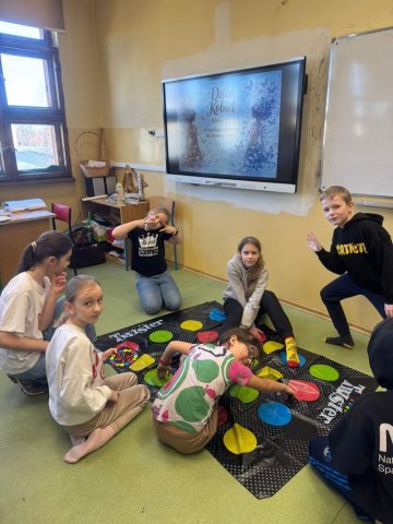 wspólna zabawa przy grach planszowych