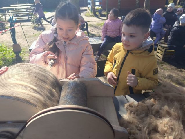 Udział w Warsztatach Wielkanocnych w Alpakowym Gaju w Bobolinie.