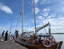 Więcej o ⛵🌊 Niezwykła lekcja żeglarstwa i historii – warsztaty z okazji 100. urodzin kapitana Ludomira Mączki ⚓🎉